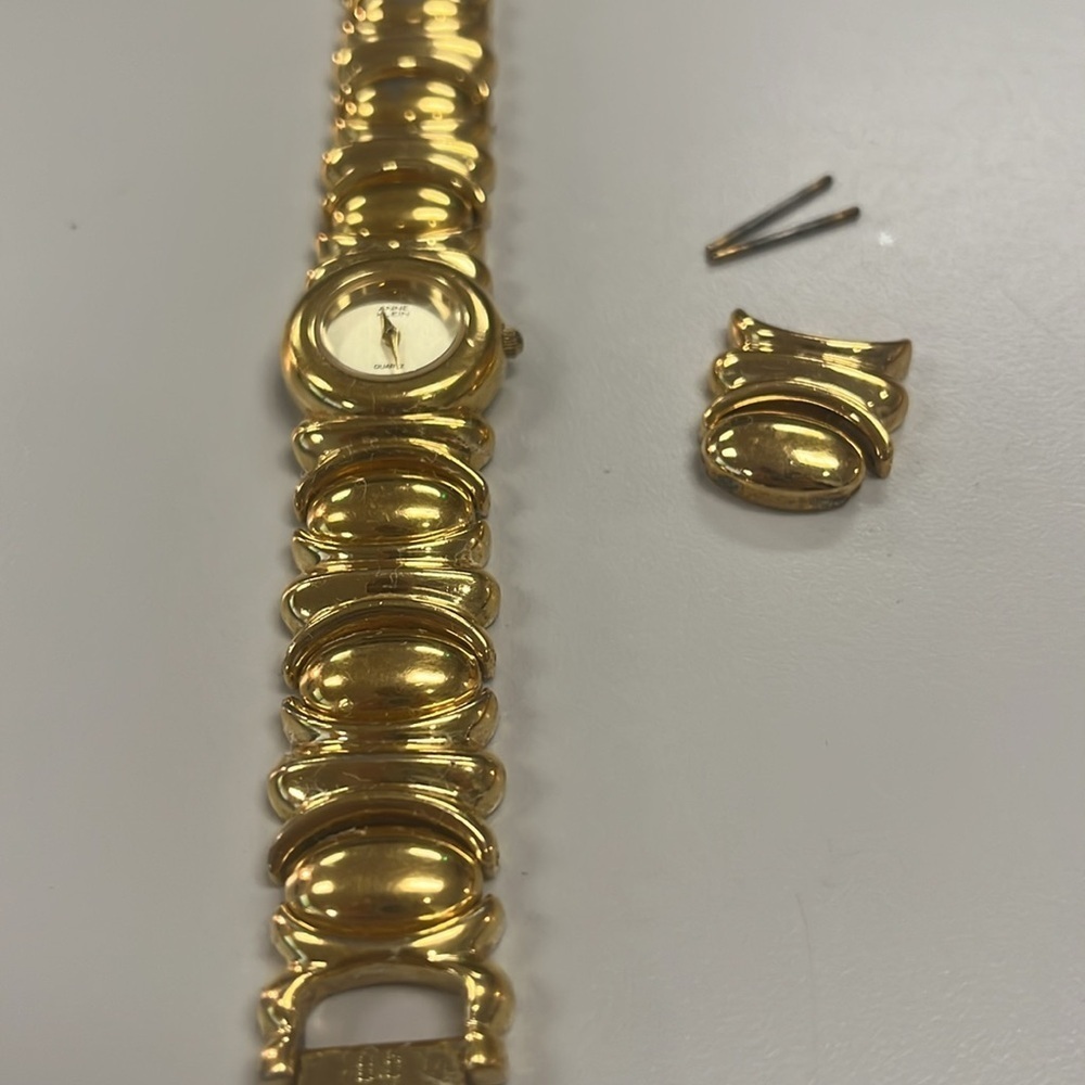 Anne Klein Gold Tone heavy Watch with Extra Links / vintage - Picture 2 of 8